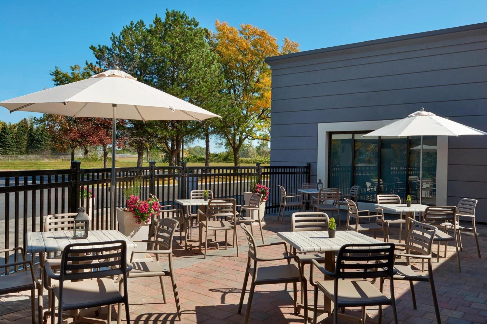 Four Points By Sheraton Hamilton - Stoney Creek Экстерьер фото